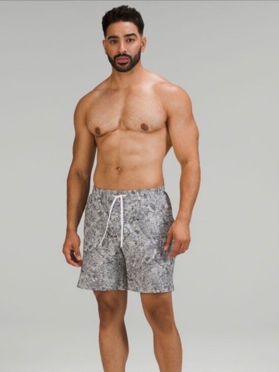 lululemon athletica Other - Lululemon Pool Short 7 Lined Grey Black Print Men's L